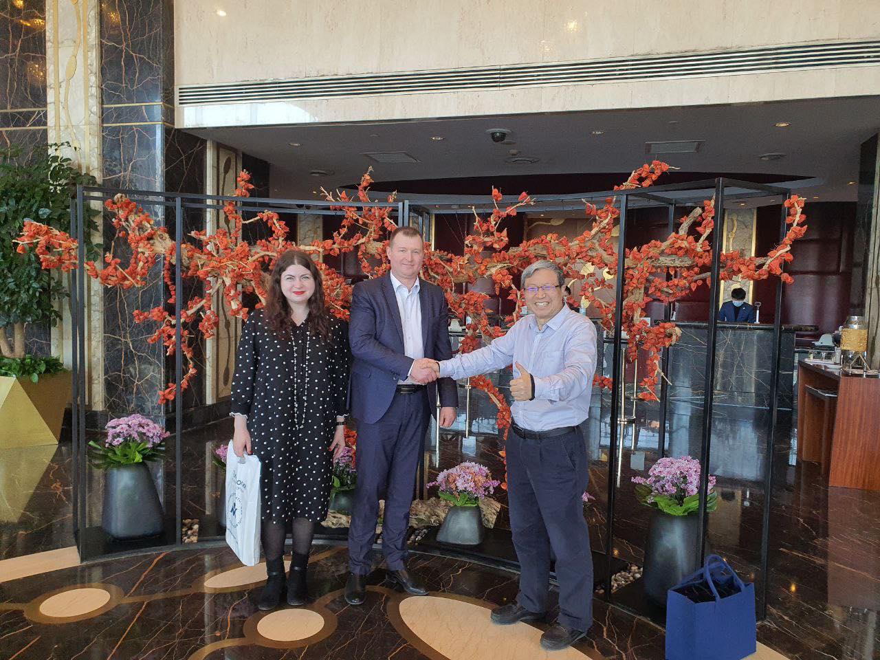 О проведении переговоров в рамках визита в Китайскую Народную Республику